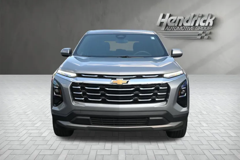 2025 Chevrolet Equinox LT photo 1