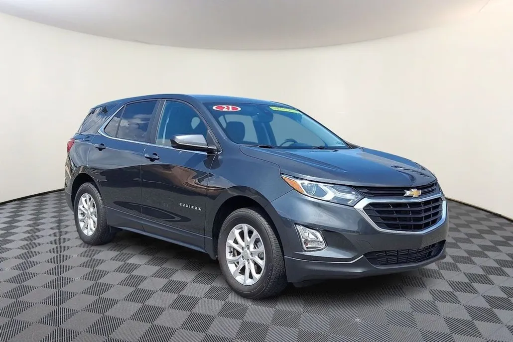 2021 Chevrolet Equinox LT photo 1