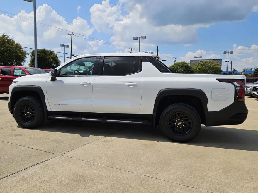 2025 Chevrolet Silverado EV LT photo 1