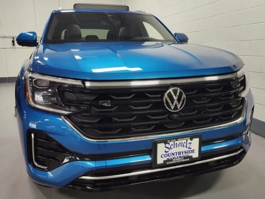 2025 Volkswagen Atlas Cross Sport SEL Premium R-Line photo 1