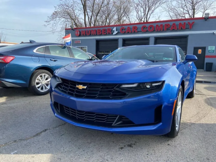 2023 Chevrolet Camaro Coupe photo 1