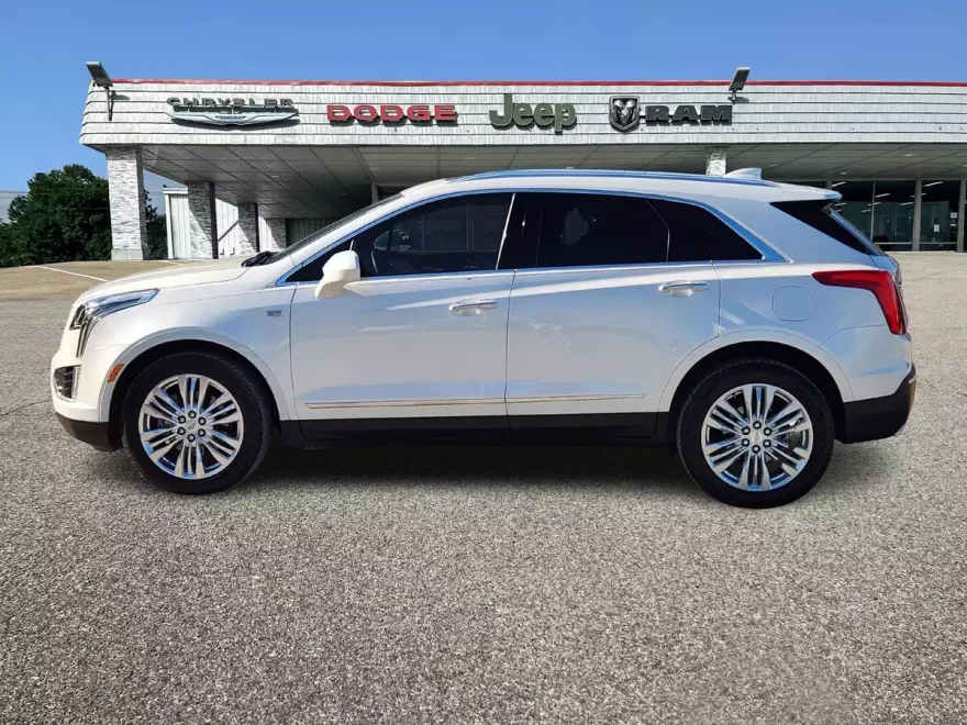 2017 Cadillac XT5 Premium Luxury photo 1