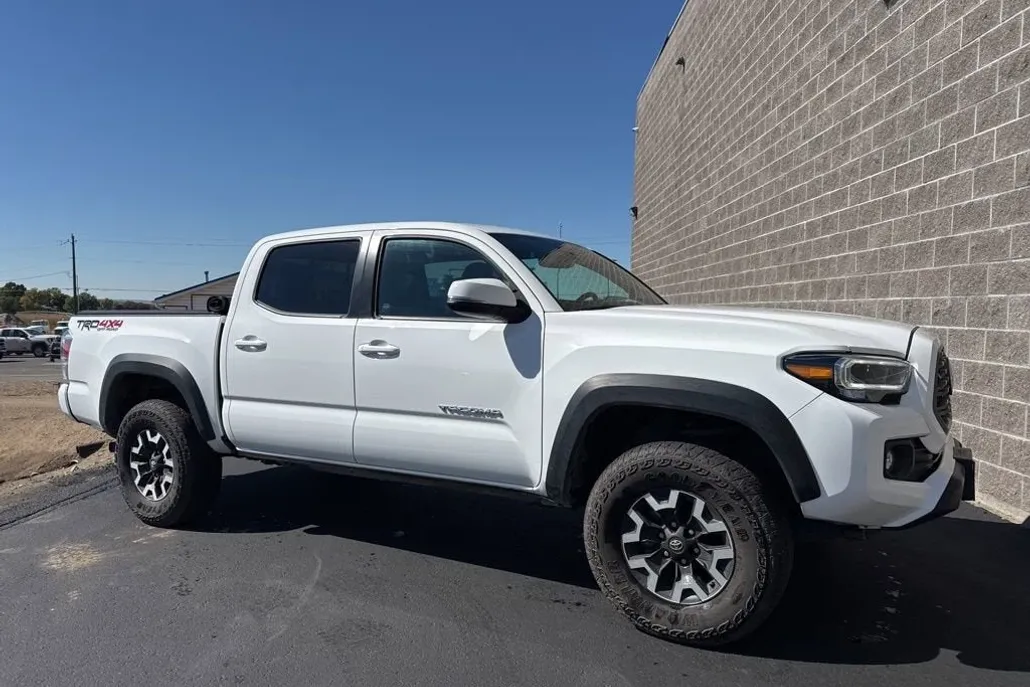 2023 Toyota Tacoma 4x4 SR photo 1