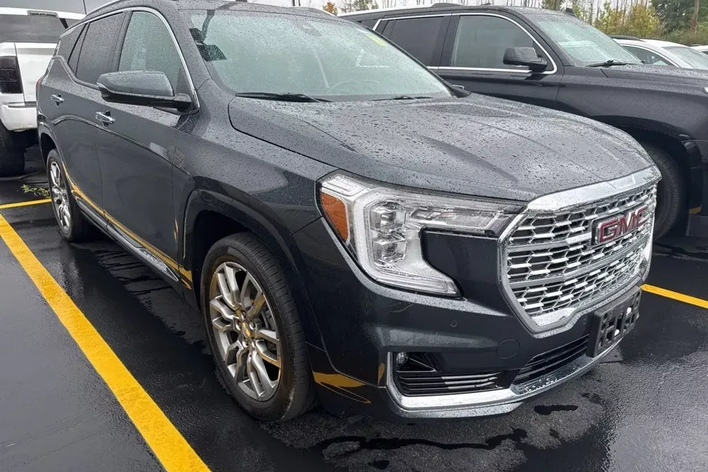 2022 Gmc Terrain Denali photo 1