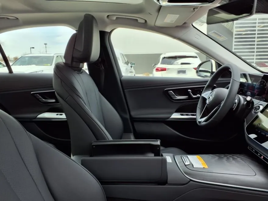 2025 Mercedes Benz E 350 photo 1