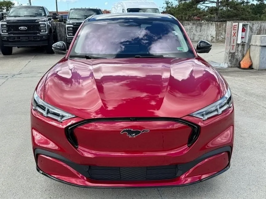 2022 Ford Mustang Mach-E Premium photo 1