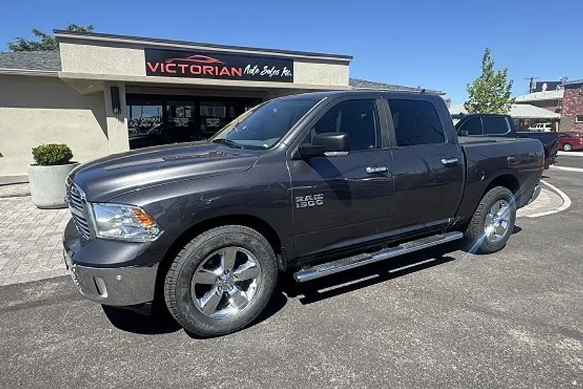 2017 Ram 1500 SLT photo 1