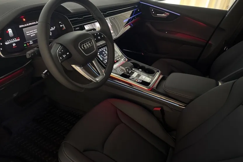 2025 Audi Q7 55 Premium Plus photo 1