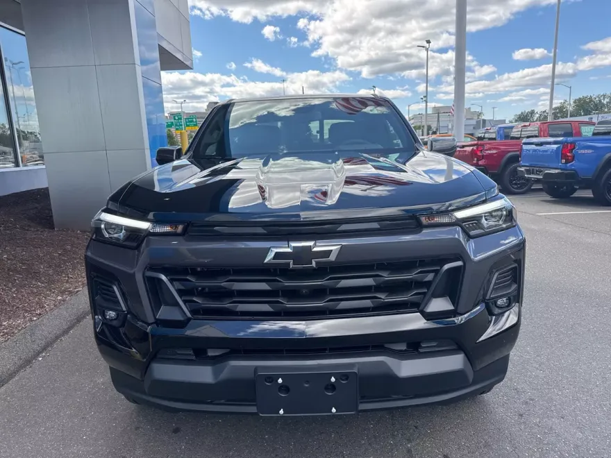 2026 Chevrolet Colorado LT photo 1