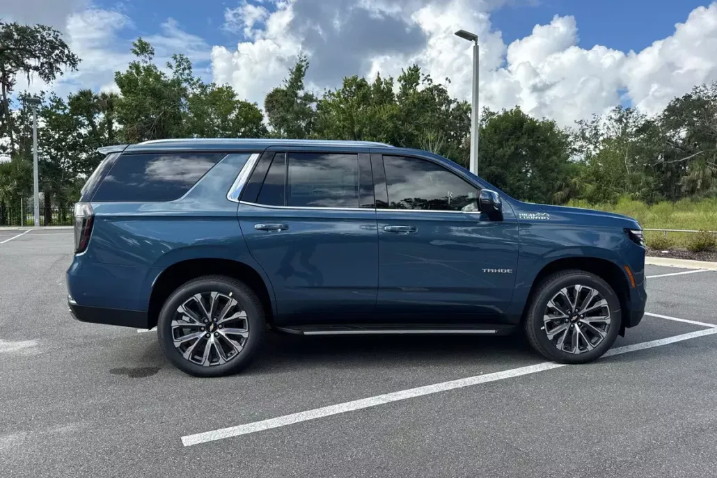 2025 Chevrolet Tahoe High Country photo 1