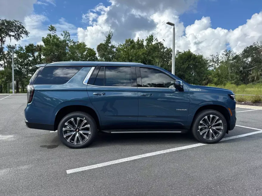 2025 Chevrolet Tahoe High Country photo 1