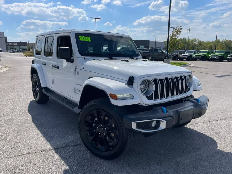 2024 Jeep Wrangler 4xe Sahara photo 1