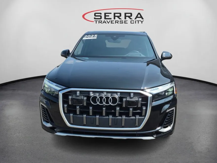 2025 Audi Q7 55 Prestige photo 1