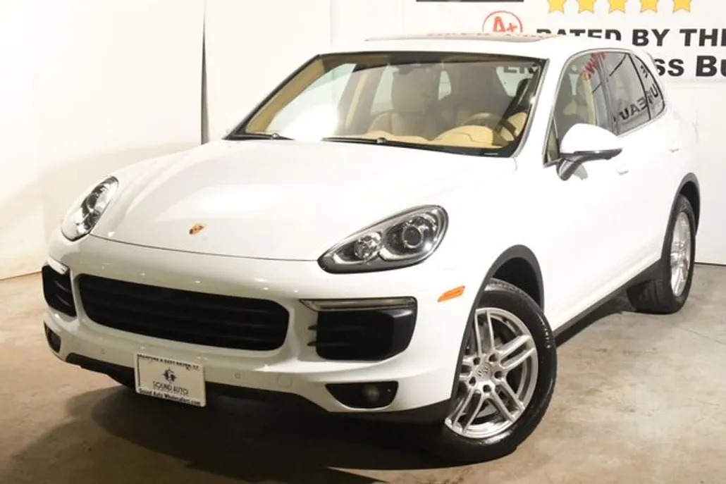 2016 Porsche Cayenne S photo 1