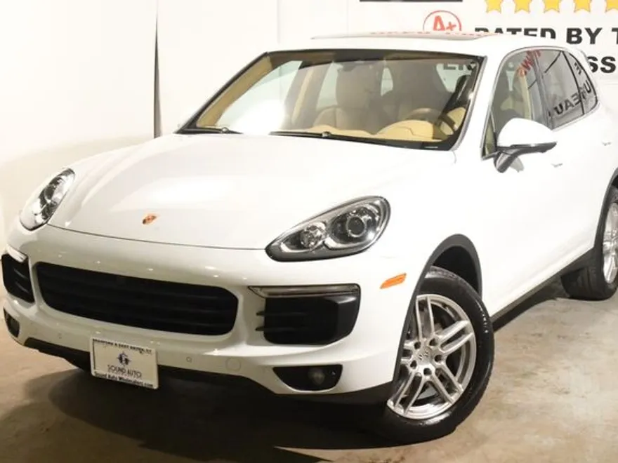 2016 Porsche Cayenne S photo 1