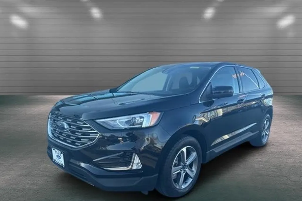 2022 Ford Edge SEL photo 1