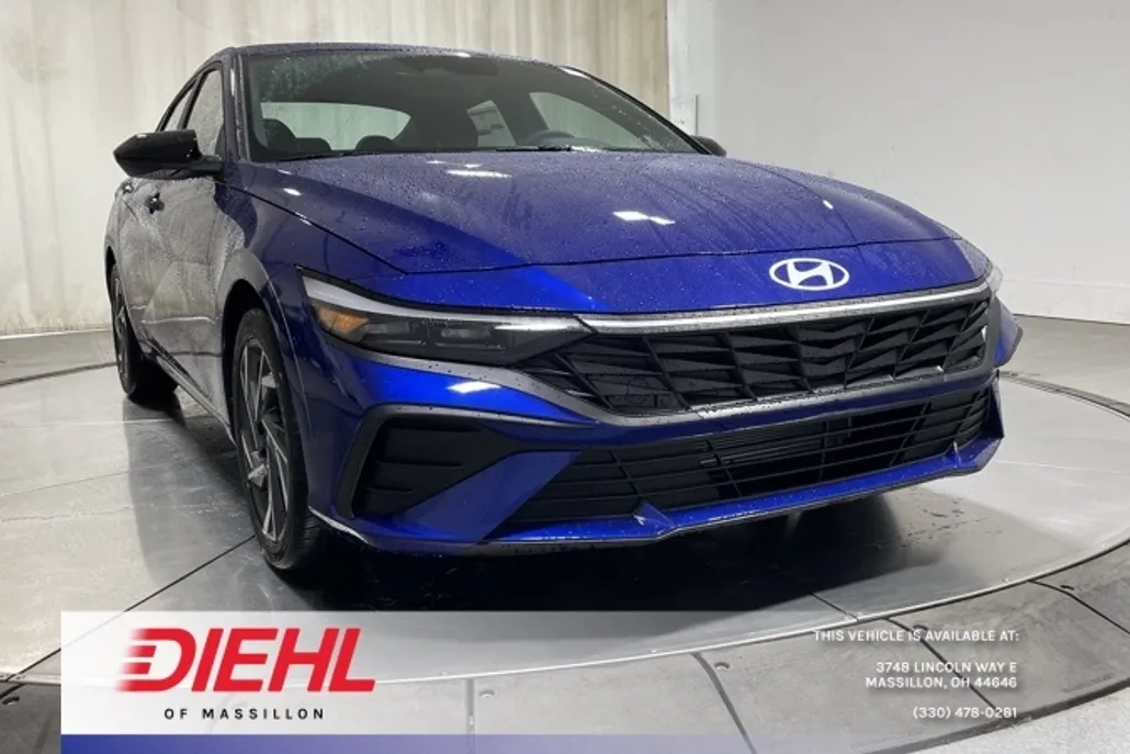 2025 Hyundai Elantra SEL Sport photo 1