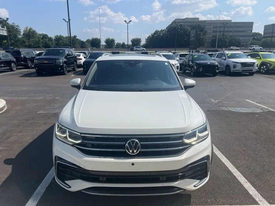 2022 Volkswagen Tiguan SEL Premium R-Line photo 1