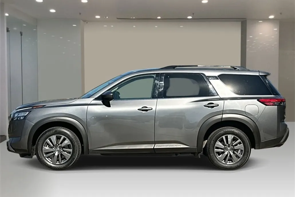2024 Nissan Pathfinder SV photo 1