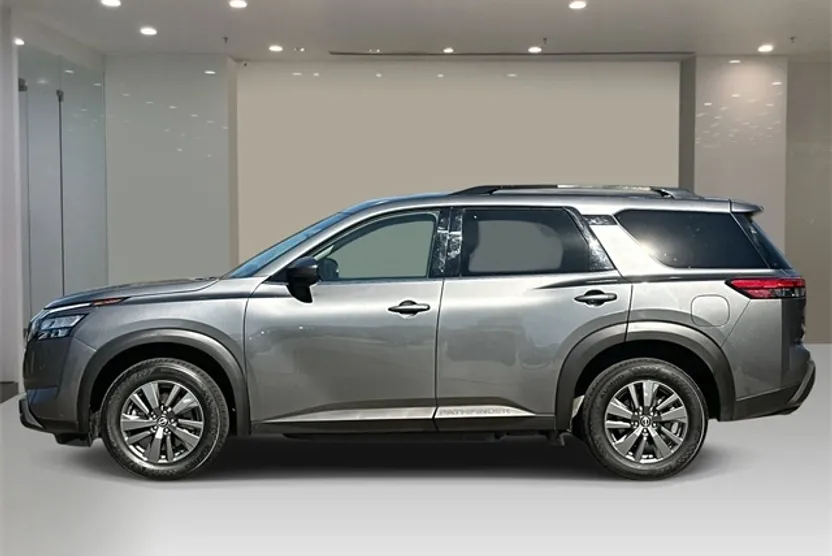 2024 Nissan Pathfinder SV photo 1
