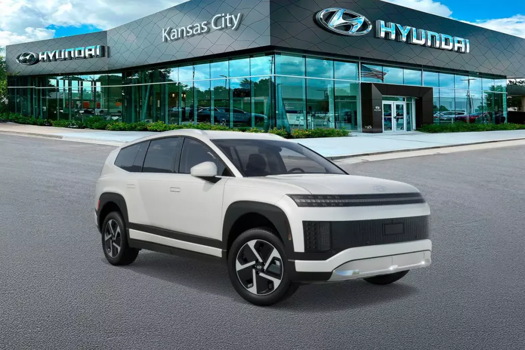 2026 Hyundai Ioniq SE photo 1