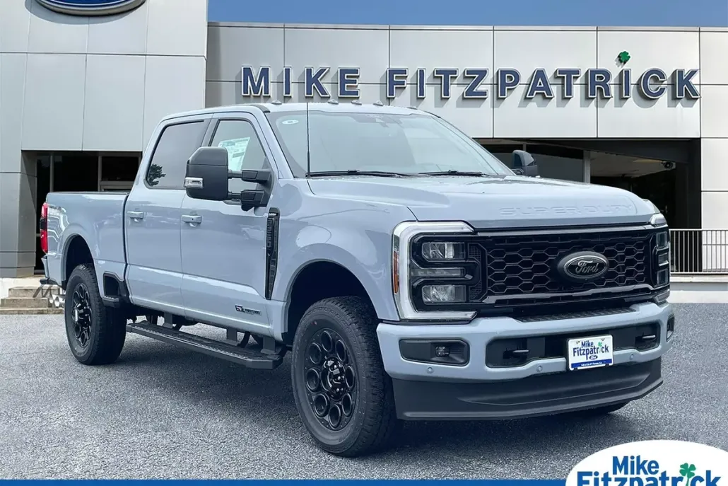 2025 Ford F-250 Lariat photo 1