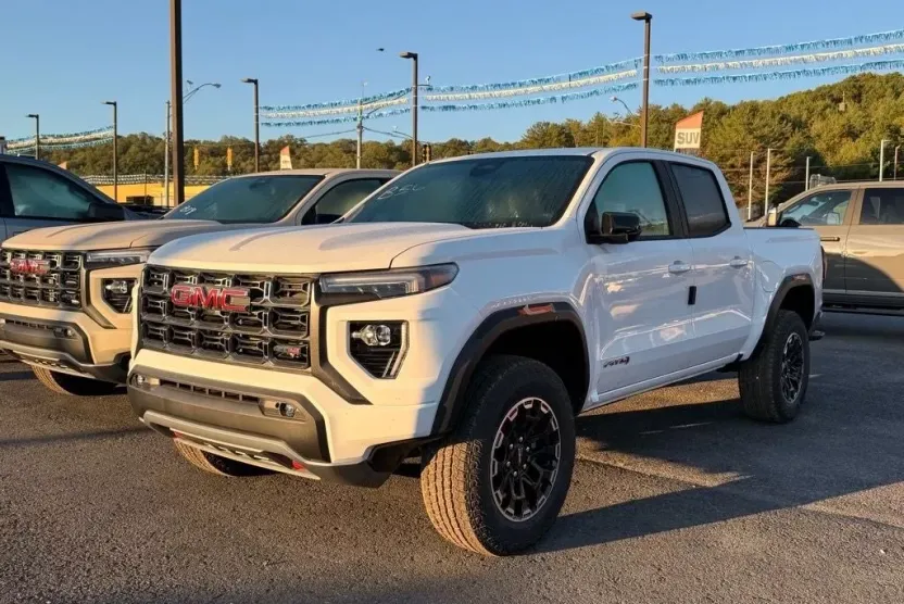 2026 Gmc Canyon AT4 photo 1