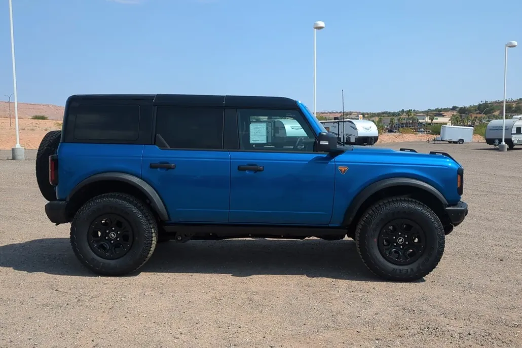 2025 Ford Bronco Badlands photo 1