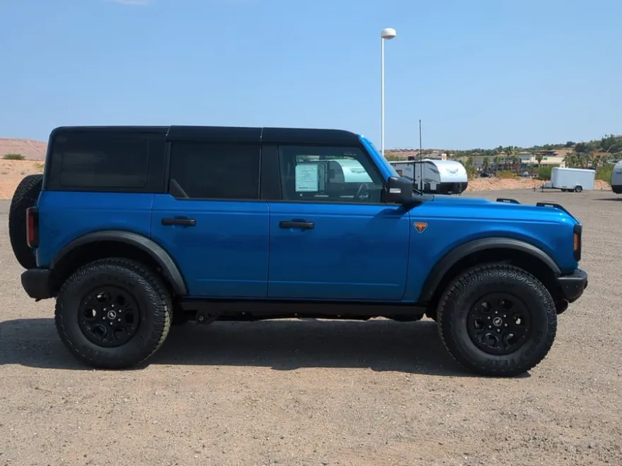 2025 Ford Bronco Badlands photo 1