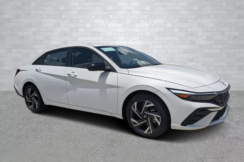 2025 Hyundai Elantra Hybrid SEL photo 1