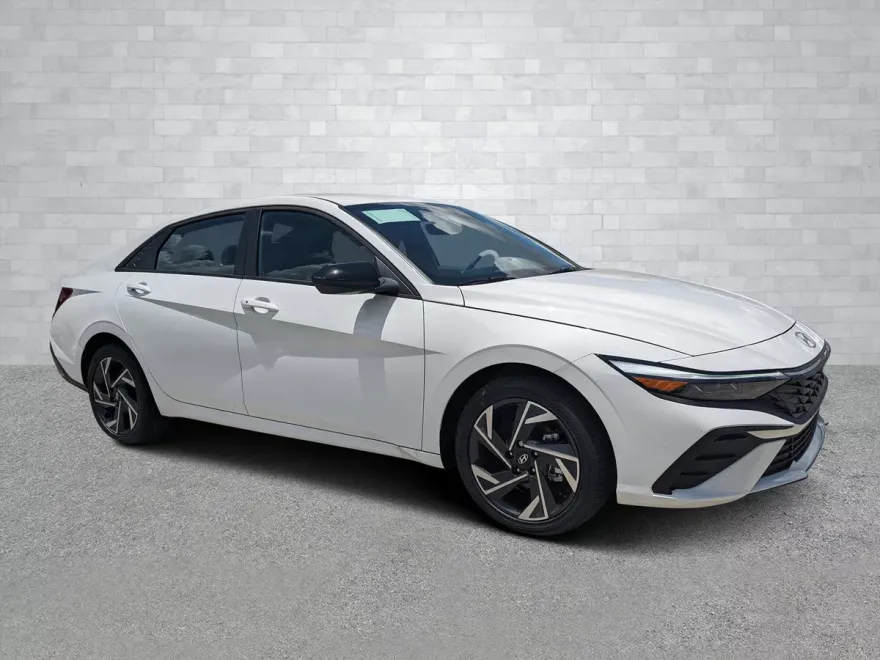 2025 Hyundai Elantra Hybrid SEL photo 1