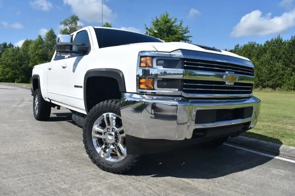2018 Chevrolet Silverado 2500HD LT photo 1