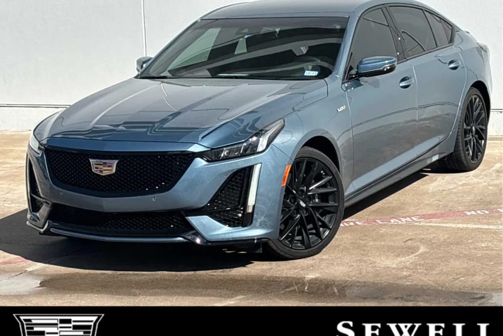 2024 Cadillac CT5 V photo 1