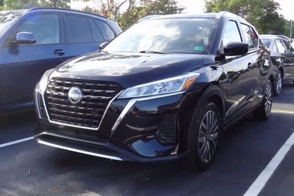 2023 Nissan Kicks SV photo 1