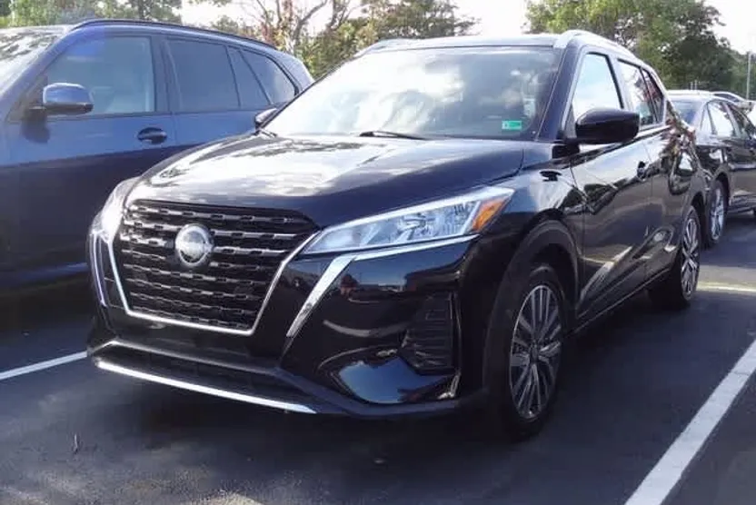 2023 Nissan Kicks SV photo 1