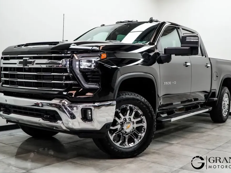 2024 Chevrolet Silverado 3500HD LTZ photo 1