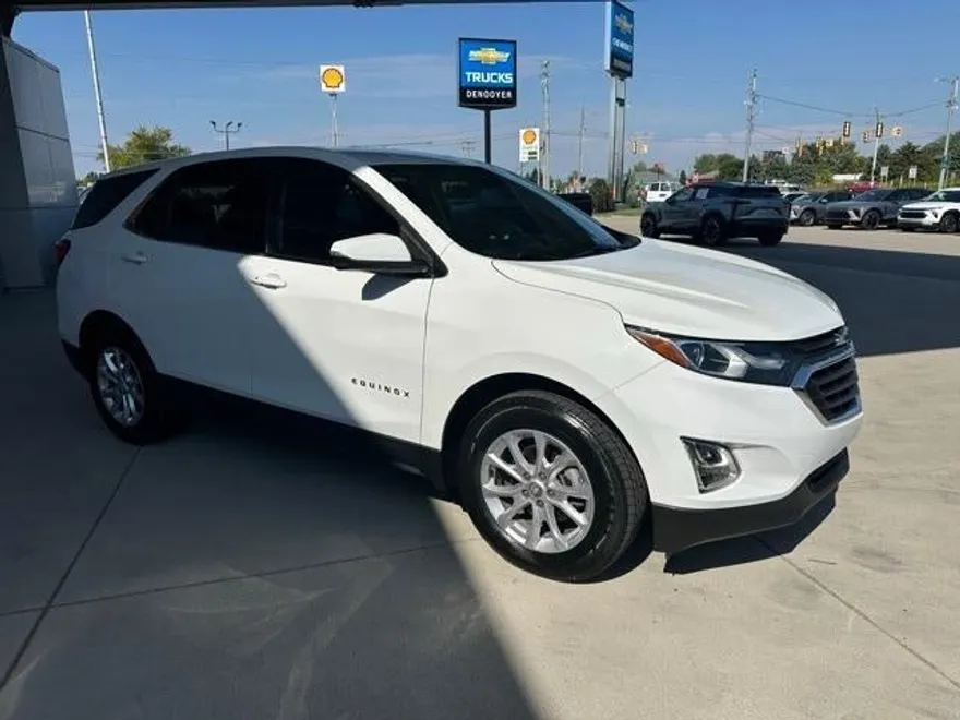 2019 Chevrolet Equinox LT photo 1