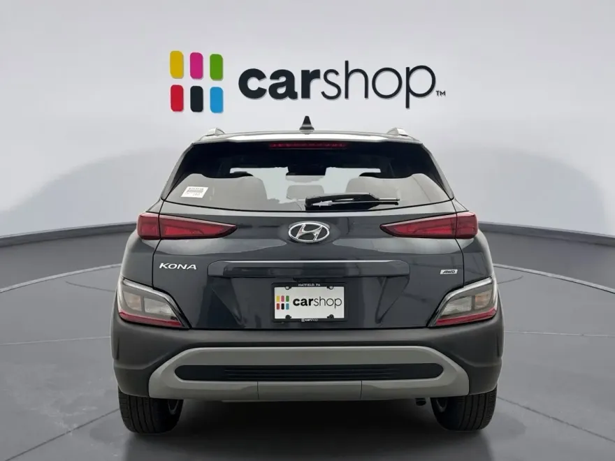 2022 Hyundai Kona SEL photo 1