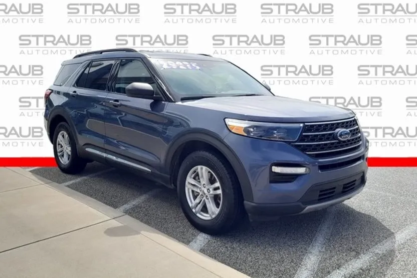 2021 Ford Explorer XLT photo 1