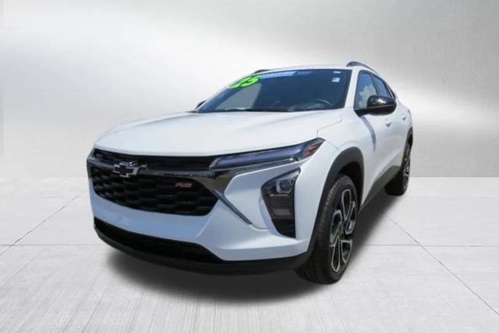 2025 Chevrolet Trax photo 1