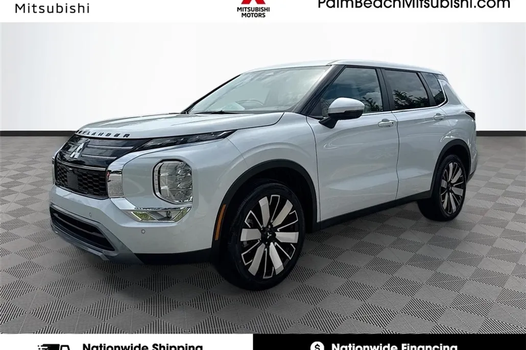 2025 Mitsubishi Outlander SE photo 1