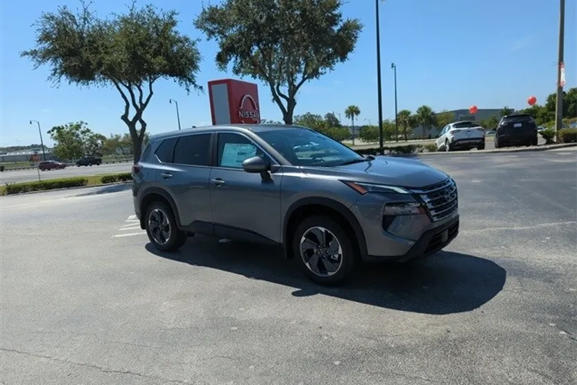 2026 Nissan Rogue SV photo 1