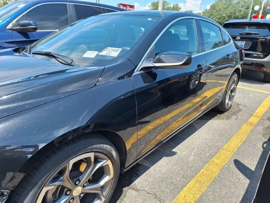 2022 Chevrolet Malibu 1LT photo 1