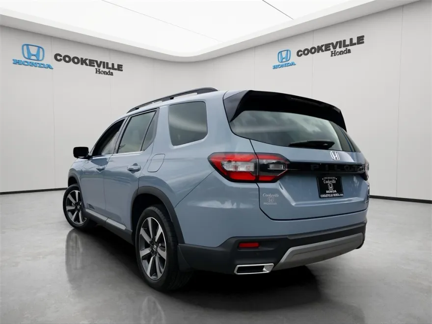 2024 Honda Pilot Touring photo 1