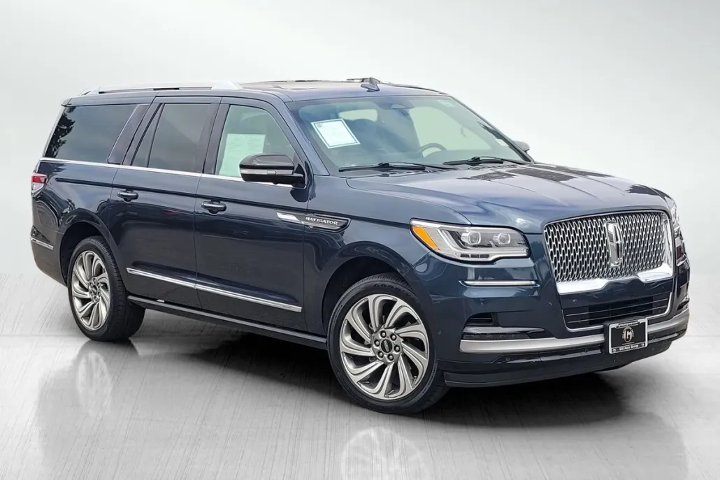 2022 Lincoln Navigator L Reserve photo 1
