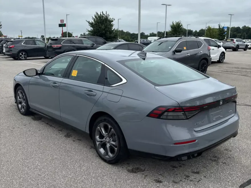 2023 Honda Accord Hybrid EX-L photo 1
