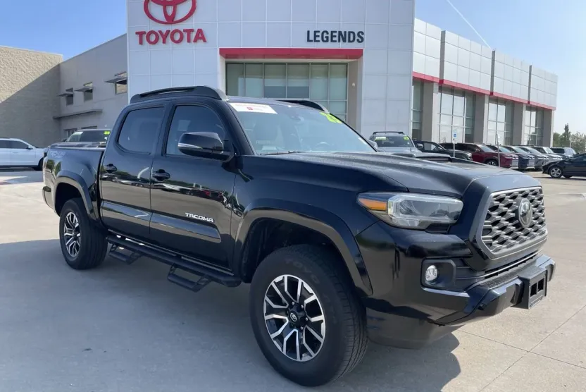 2023 Toyota Tacoma TRD Sport photo 1