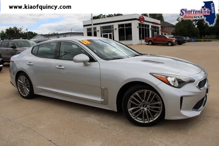 2018 Kia Stinger photo 1