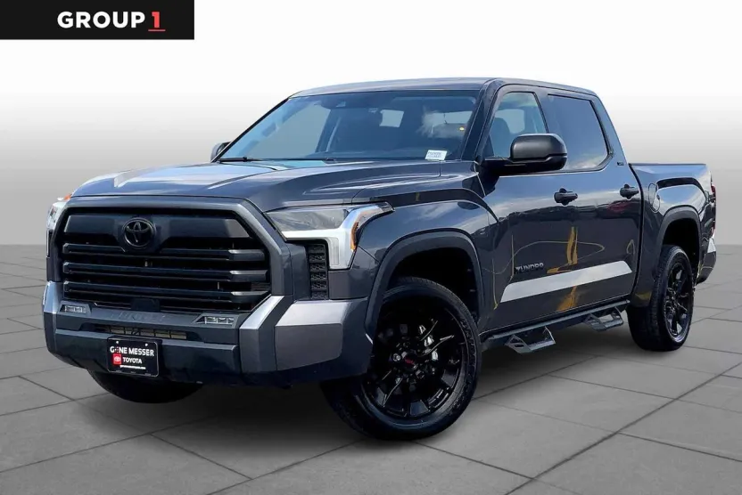 2023 Toyota Tundra SR5 CrewMax photo 1