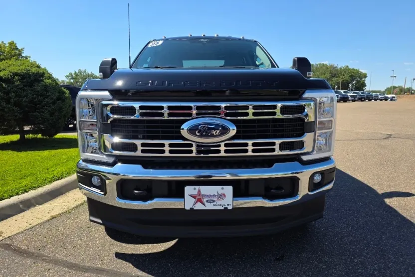 2025 Ford F-250 XLT photo 1